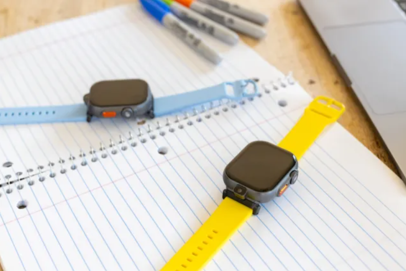 Use the pinwheel smart watch to keep your children happy and safe. 